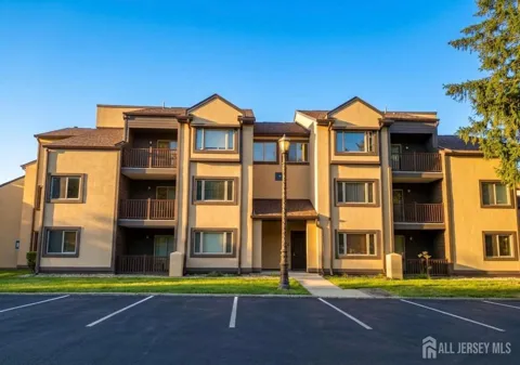 3228 Sayre Drive