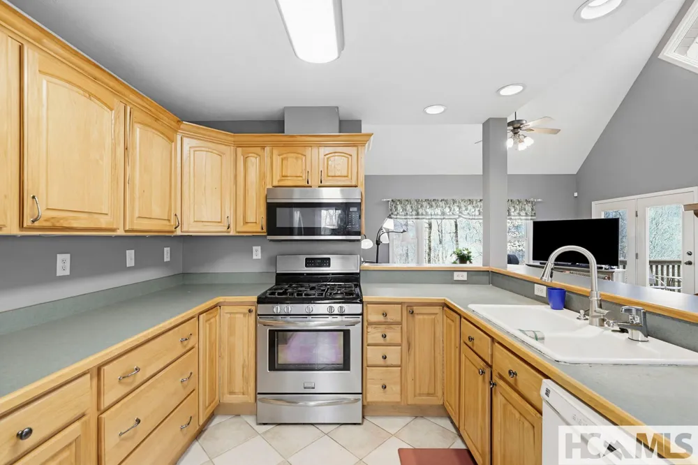 13705 Rosman Highway Lake Toxaway, NC 28747