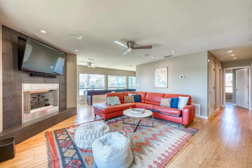 600 Deep Cove Drive Granite Shoals, TX 78654