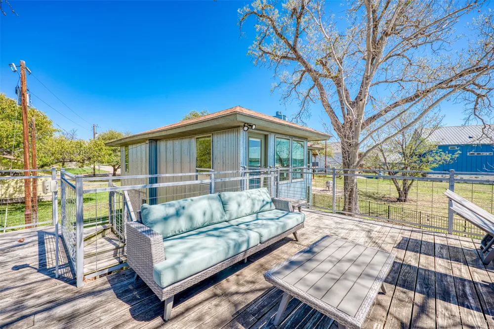 600 Deep Cove Drive Granite Shoals, TX 78654