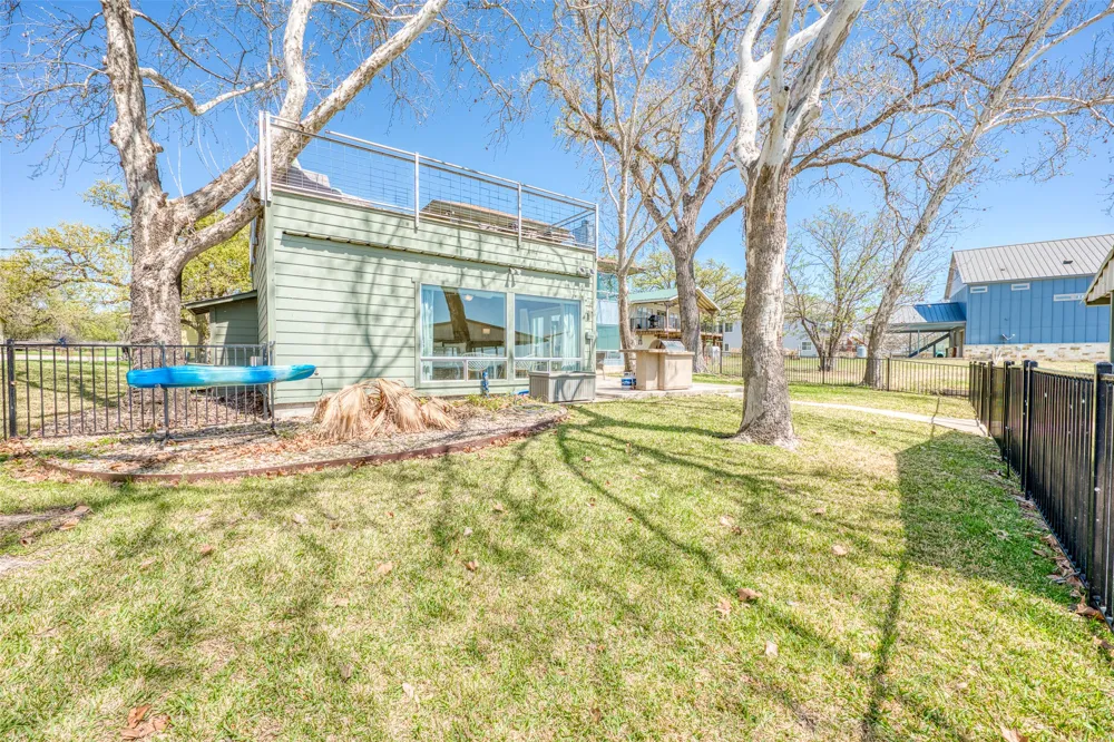 600 Deep Cove Drive Granite Shoals, TX 78654