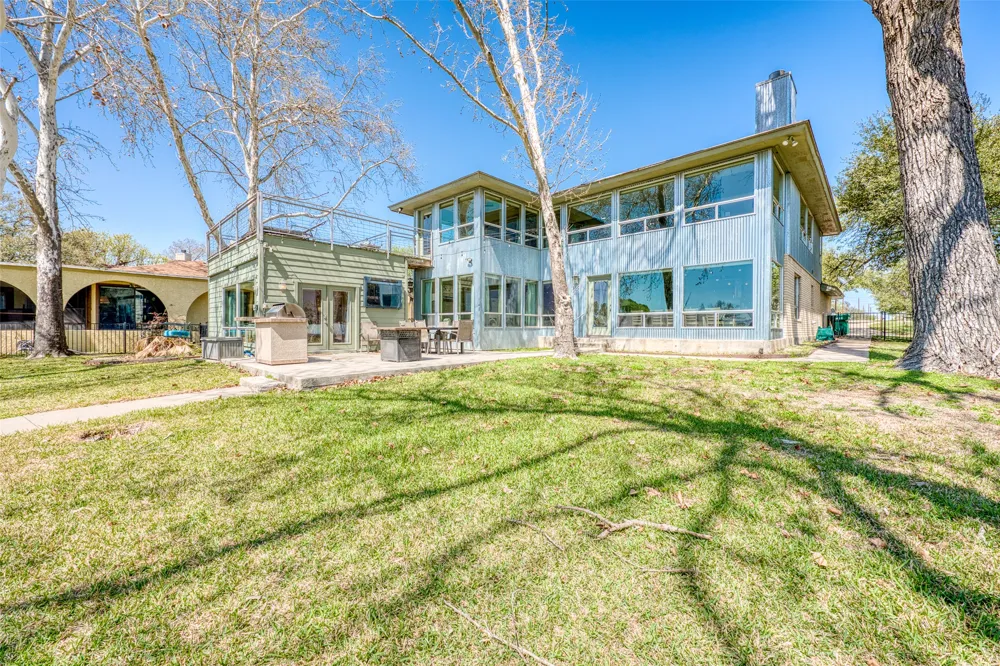 600 Deep Cove Drive Granite Shoals, TX 78654