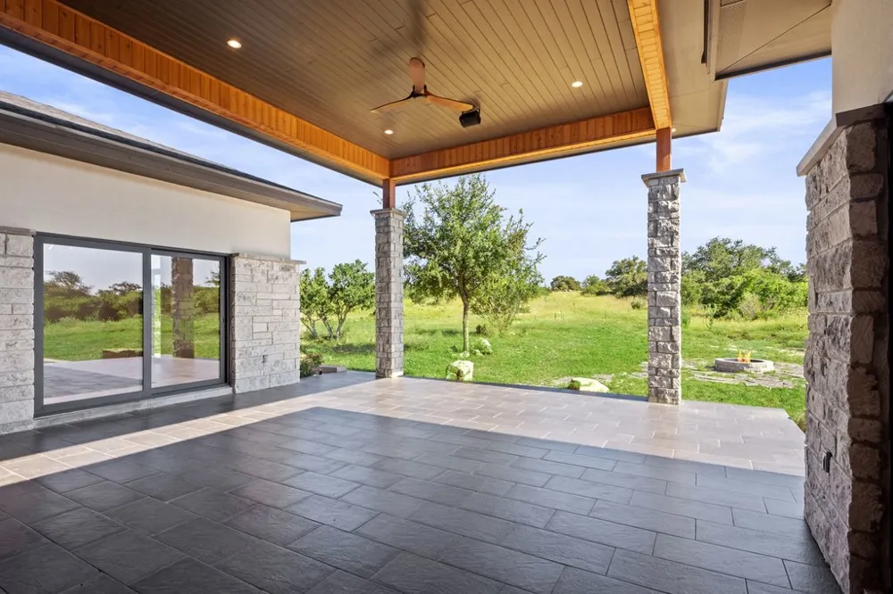583 Comanche Ridge Round Mountain, TX 78663