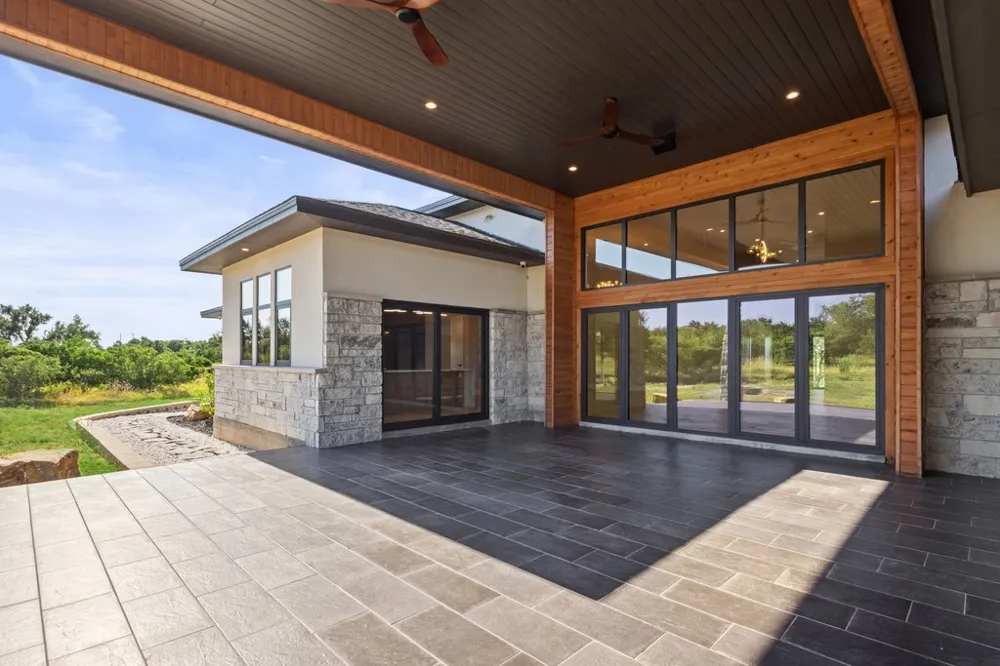 583 Comanche Ridge Round Mountain, TX 78663