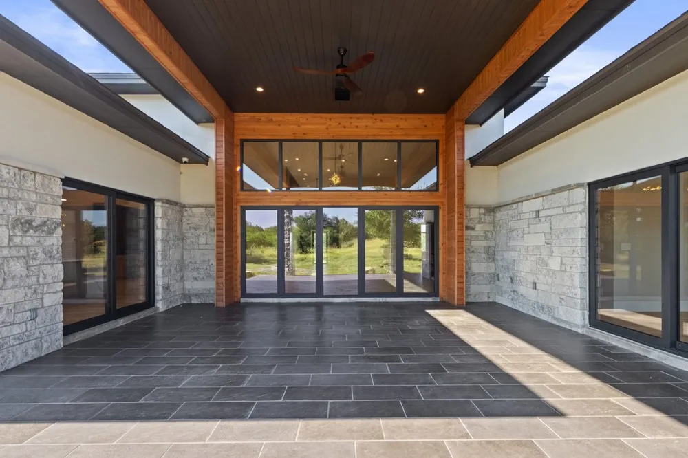 583 Comanche Ridge Round Mountain, TX 78663