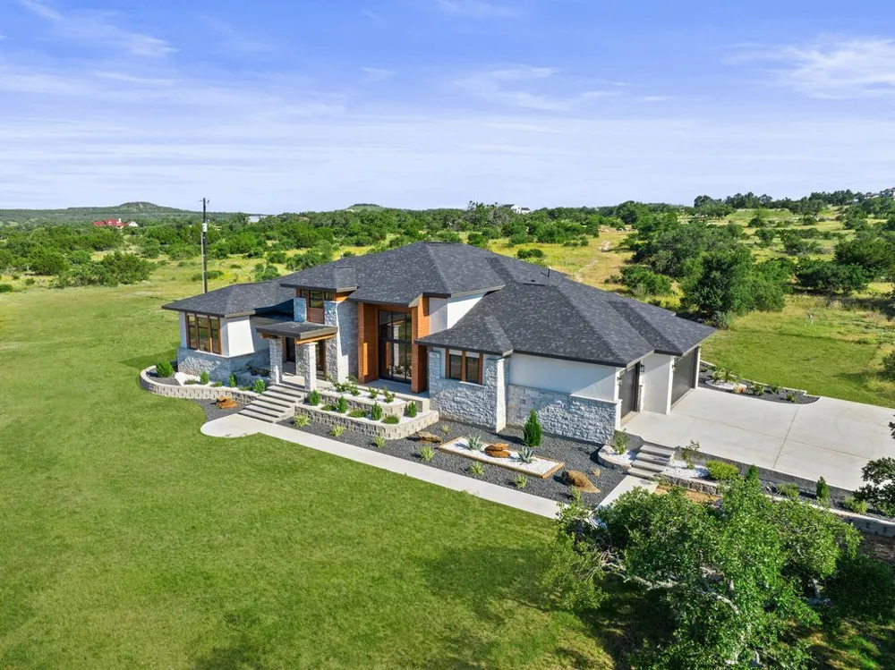 583 Comanche Ridge Round Mountain, TX 78663