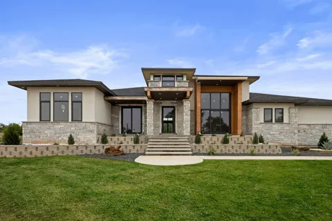 583 Comanche Ridge