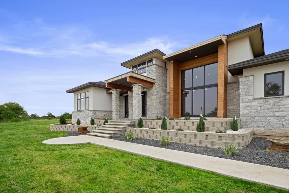 583 Comanche Ridge Round Mountain, TX 78663