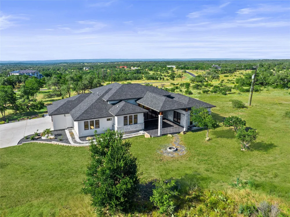 583 Comanche Ridge Round Mountain, TX 78663