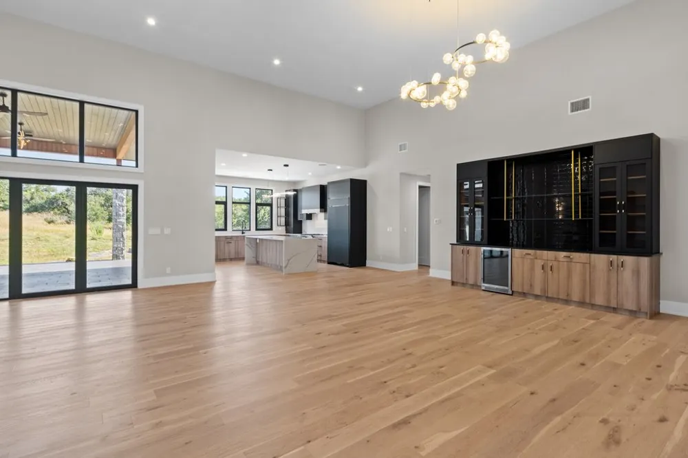 583 Comanche Ridge Round Mountain, TX 78663