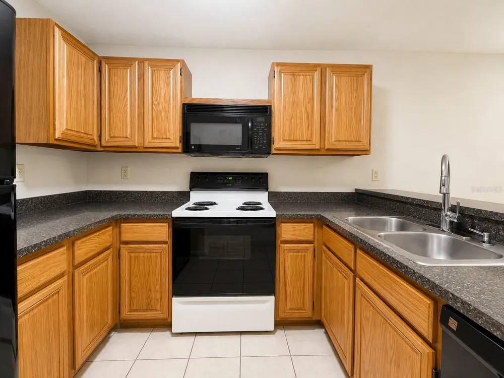 81 SE 16TH AVENUE #D101 Gainesville, FL 32601
