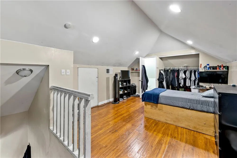 5054 Novgorod Street El Sereno, CA 90032