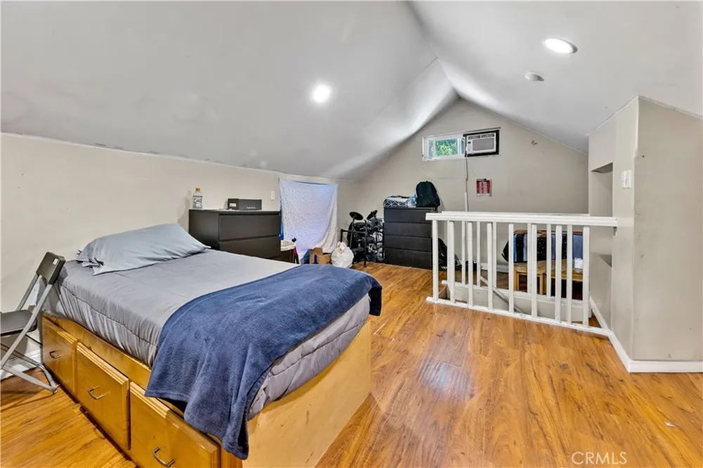 5054 Novgorod Street El Sereno, CA 90032