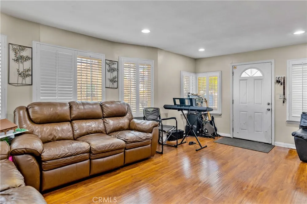 5054 Novgorod Street El Sereno, CA 90032