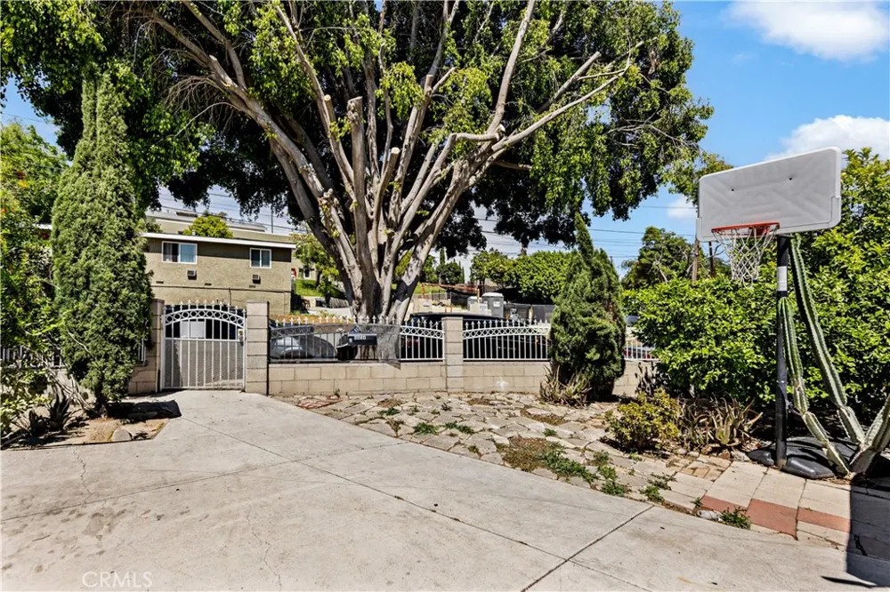 5054 Novgorod Street El Sereno, CA 90032