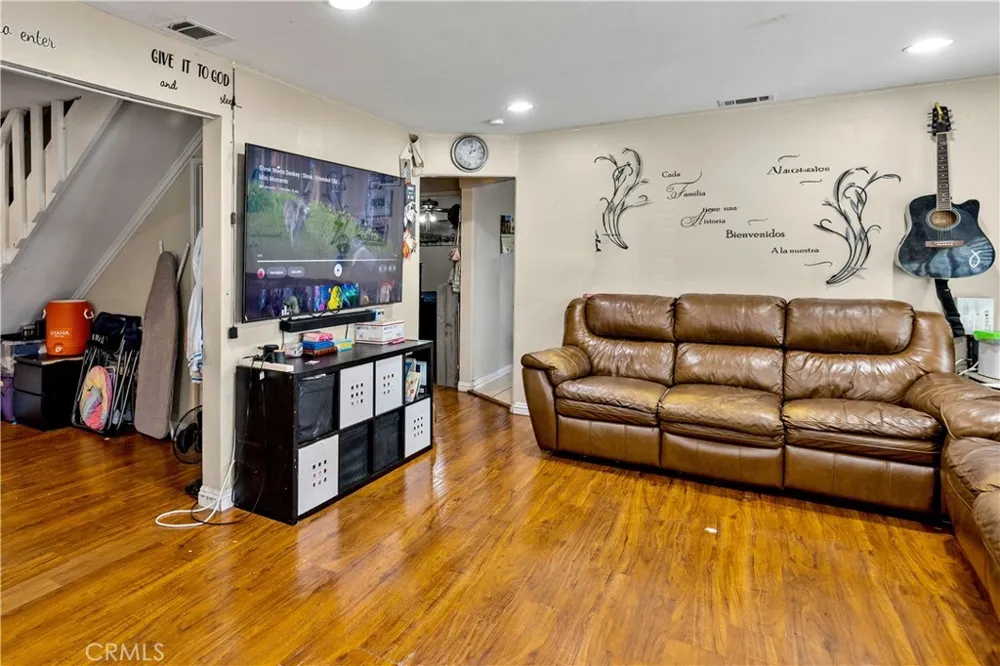 5054 Novgorod Street El Sereno, CA 90032