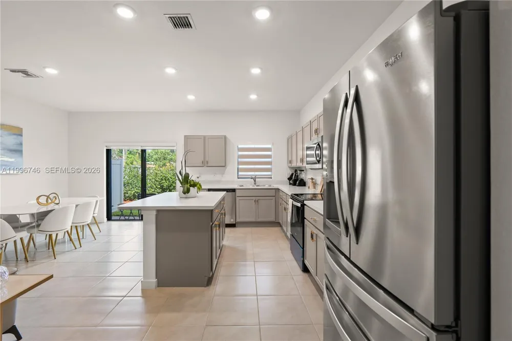 848 NW 3rd Ter Pompano Beach, FL 33060