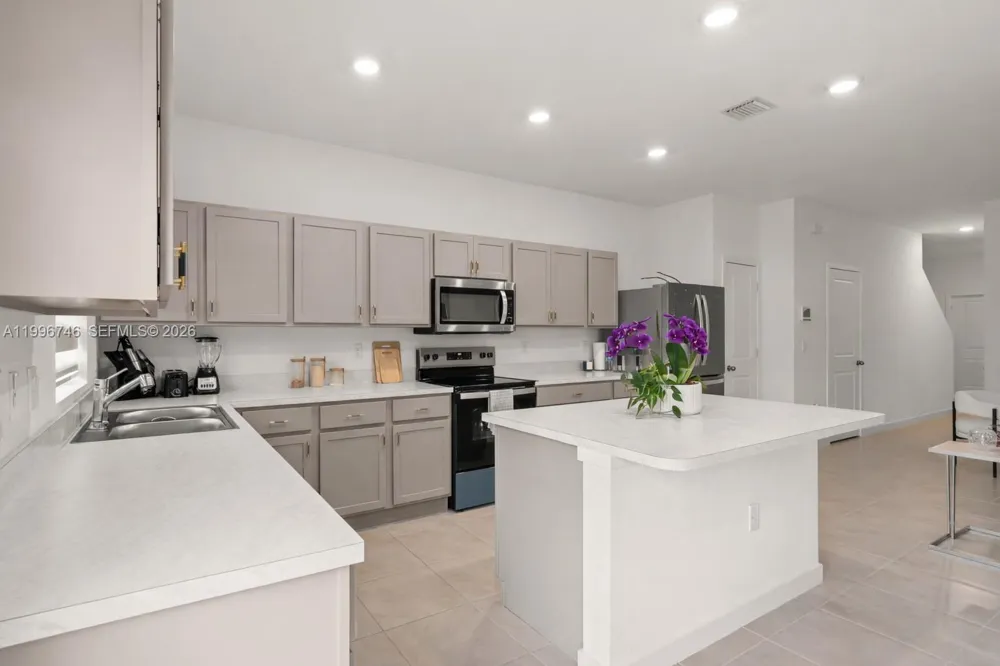 848 NW 3rd Ter Pompano Beach, FL 33060