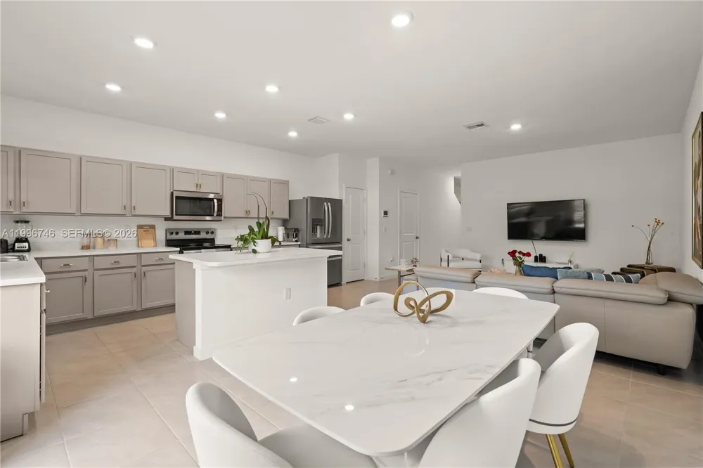 848 NW 3rd Ter Pompano Beach, FL 33060