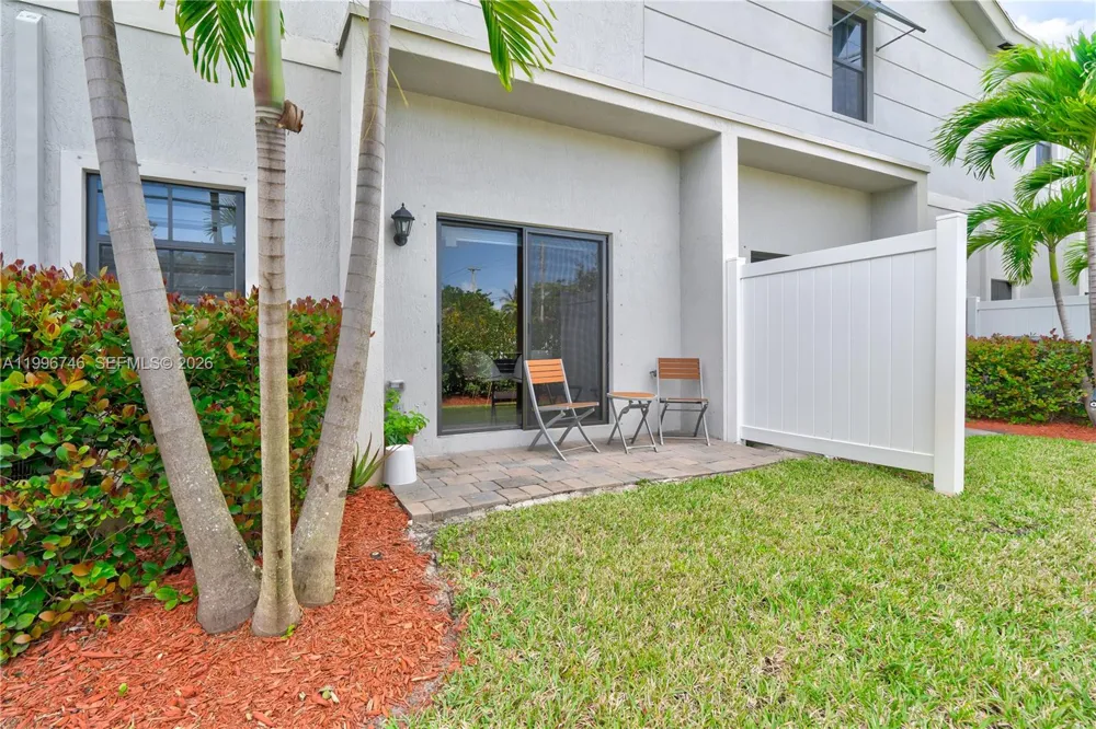 848 NW 3rd Ter Pompano Beach, FL 33060