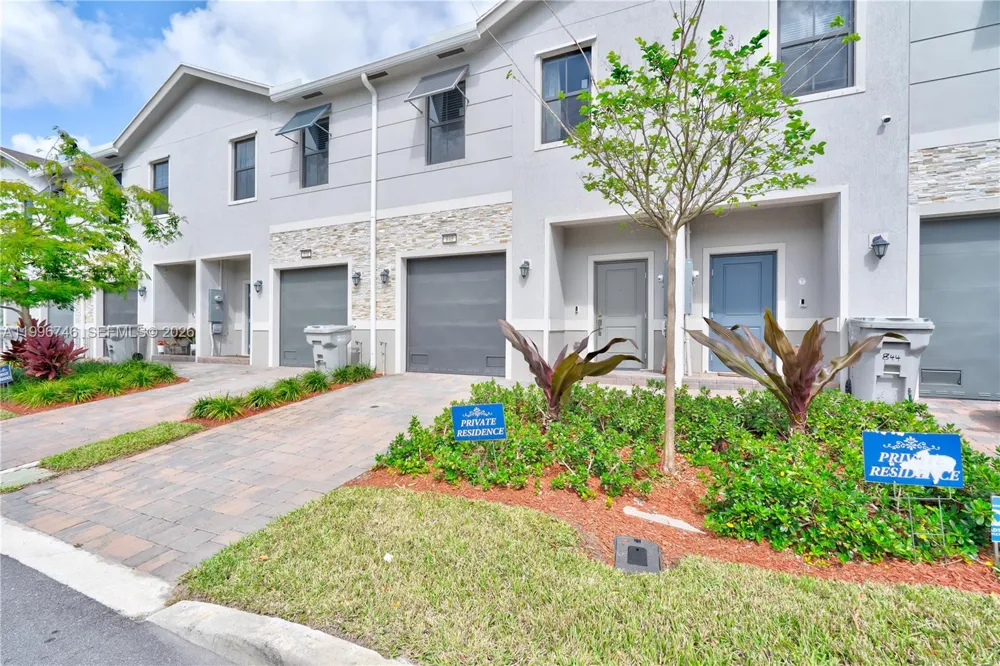 848 NW 3rd Ter Pompano Beach, FL 33060