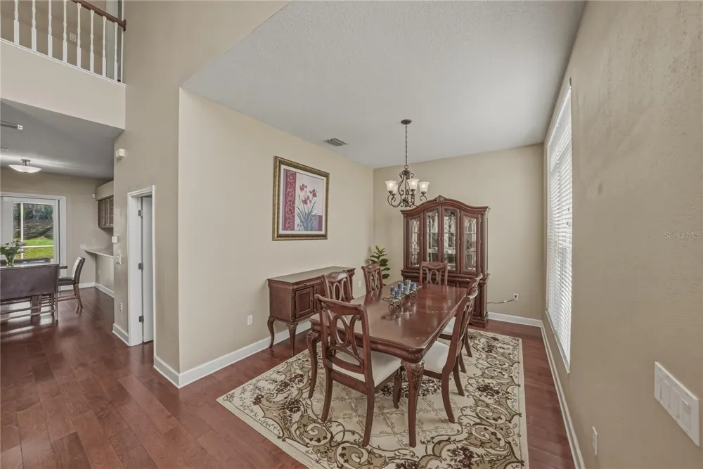 5104 WHISPERING LEAF TRAIL Valrico, FL 33596