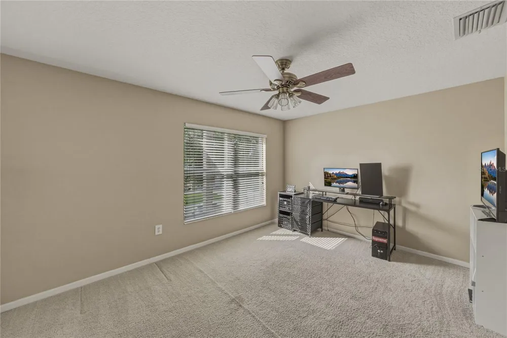 5104 WHISPERING LEAF TRAIL Valrico, FL 33596