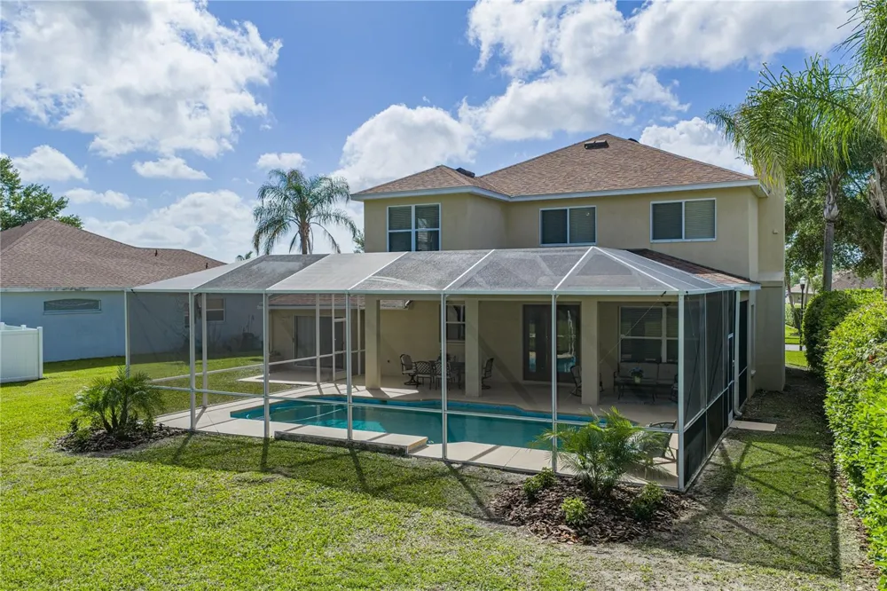 5104 WHISPERING LEAF TRAIL Valrico, FL 33596