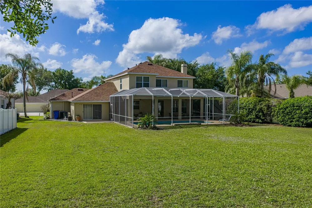 5104 WHISPERING LEAF TRAIL Valrico, FL 33596