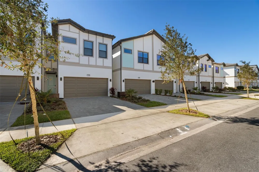 10454 EBB TIDE LANE Orlando, FL 32821