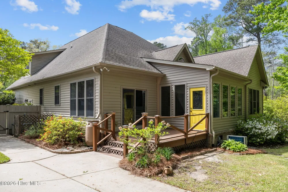 1 Joshua Drive Chocowinity, NC 27817
