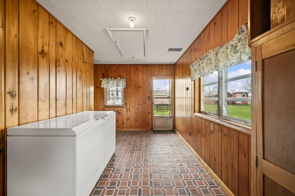 55796 92nd Avenue Dowagiac, MI 49047
