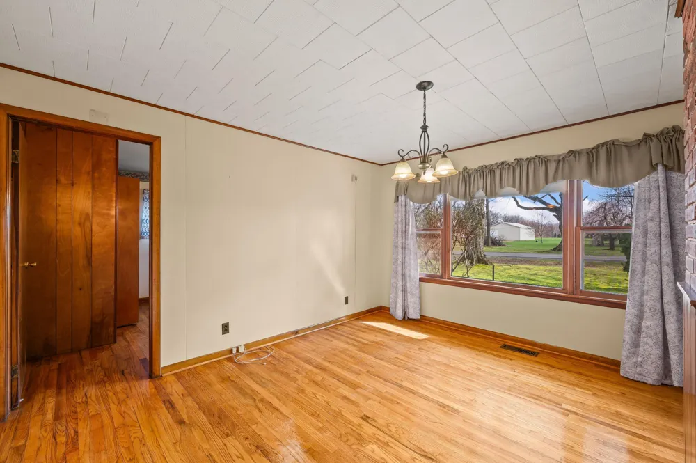 55796 92nd Avenue Dowagiac, MI 49047