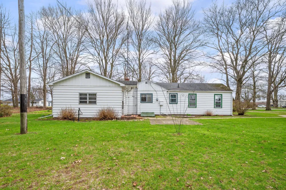 55796 92nd Avenue Dowagiac, MI 49047