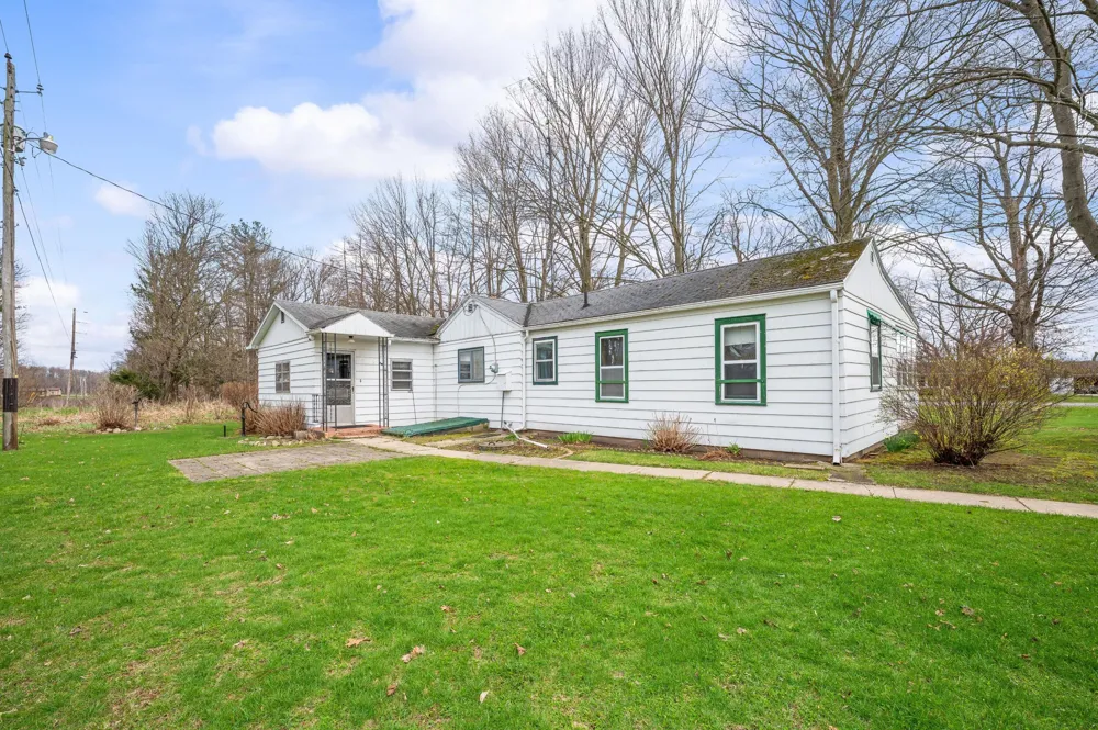 55796 92nd Avenue Dowagiac, MI 49047