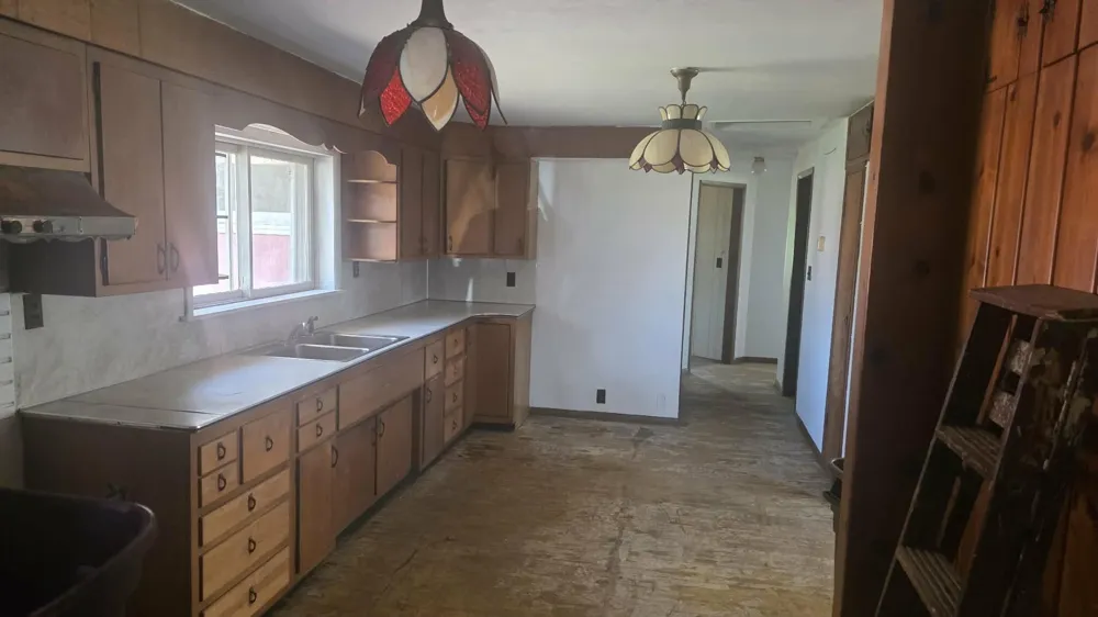 9945 US-31 Free Soil, MI 49411