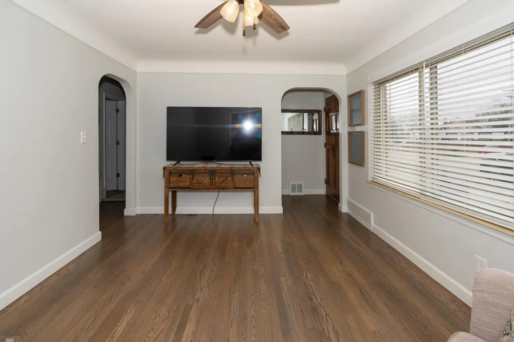 16605 Rosemary Street Fraser City, MI 48026