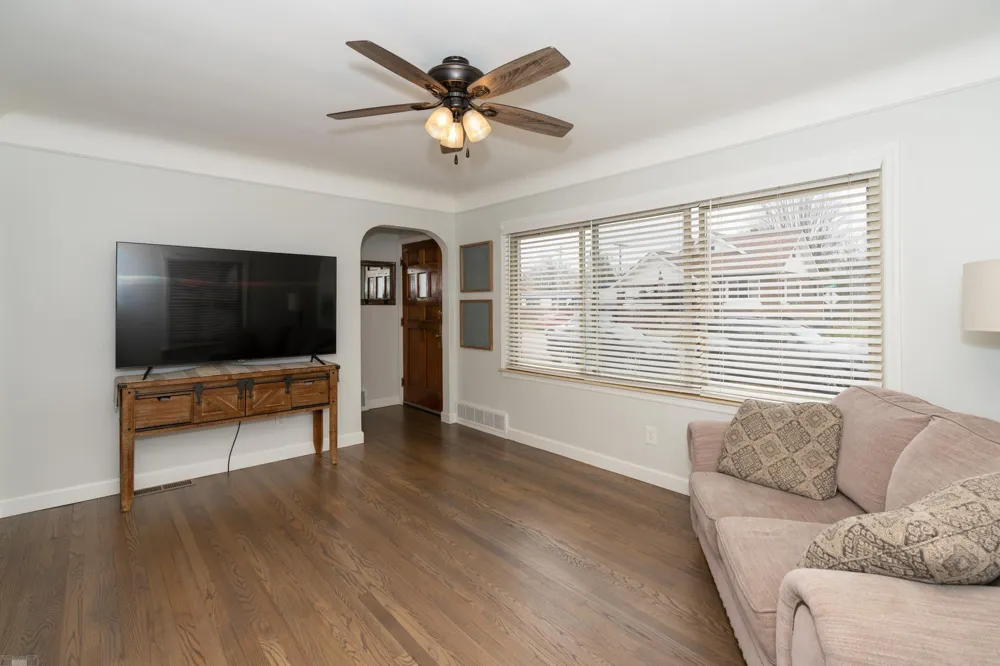 16605 Rosemary Street Fraser City, MI 48026
