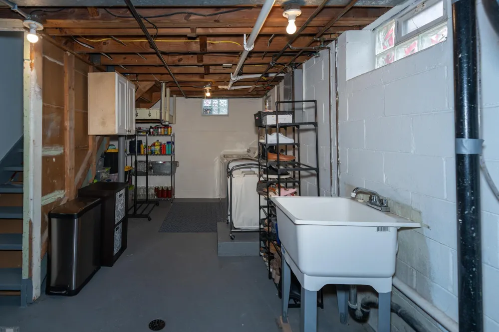 16605 Rosemary Street Fraser City, MI 48026