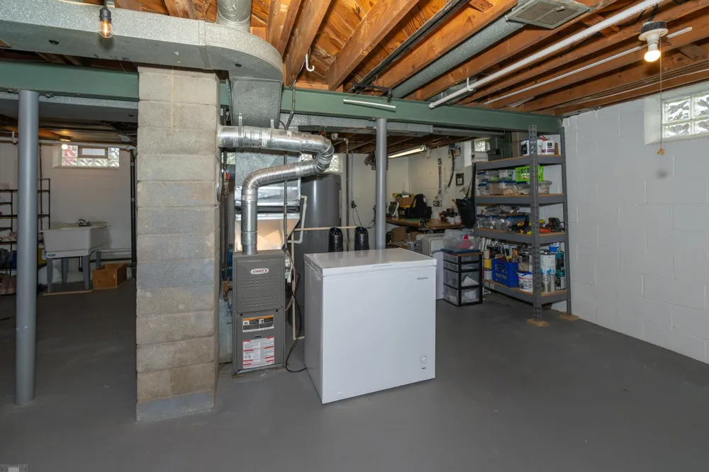 16605 Rosemary Street Fraser City, MI 48026