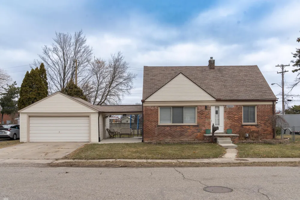 16605 Rosemary Street Fraser City, MI 48026