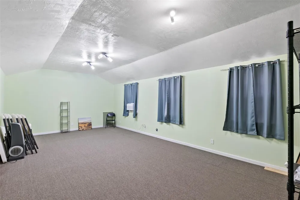 210 S Tammye Lane Madisonville, TX 77864