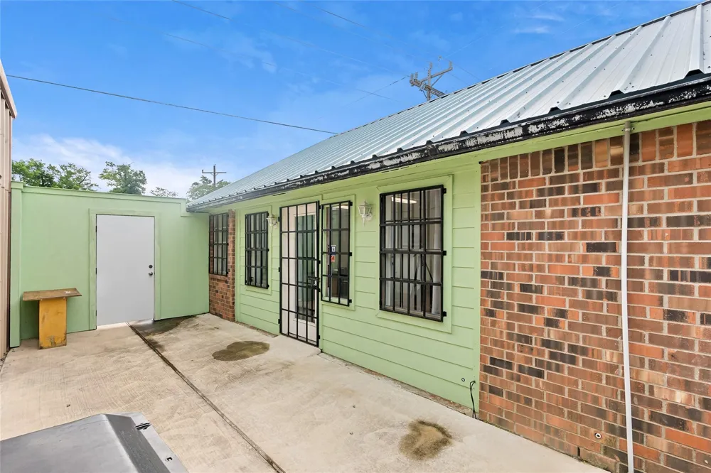 210 S Tammye Lane Madisonville, TX 77864