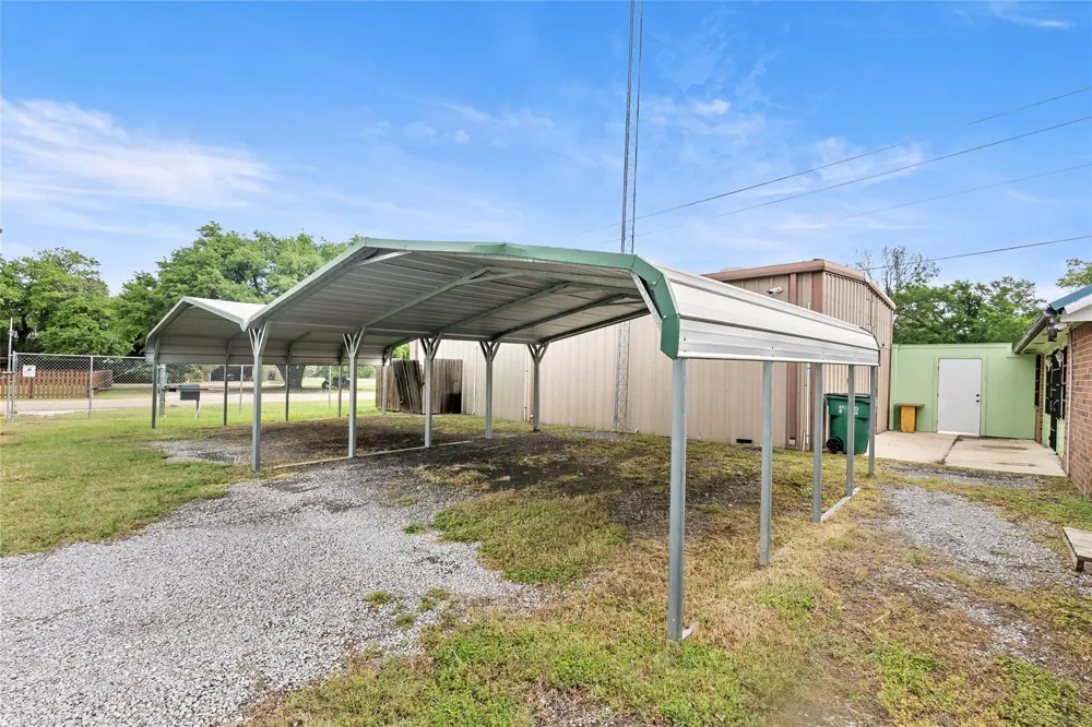 210 S Tammye Lane Madisonville, TX 77864