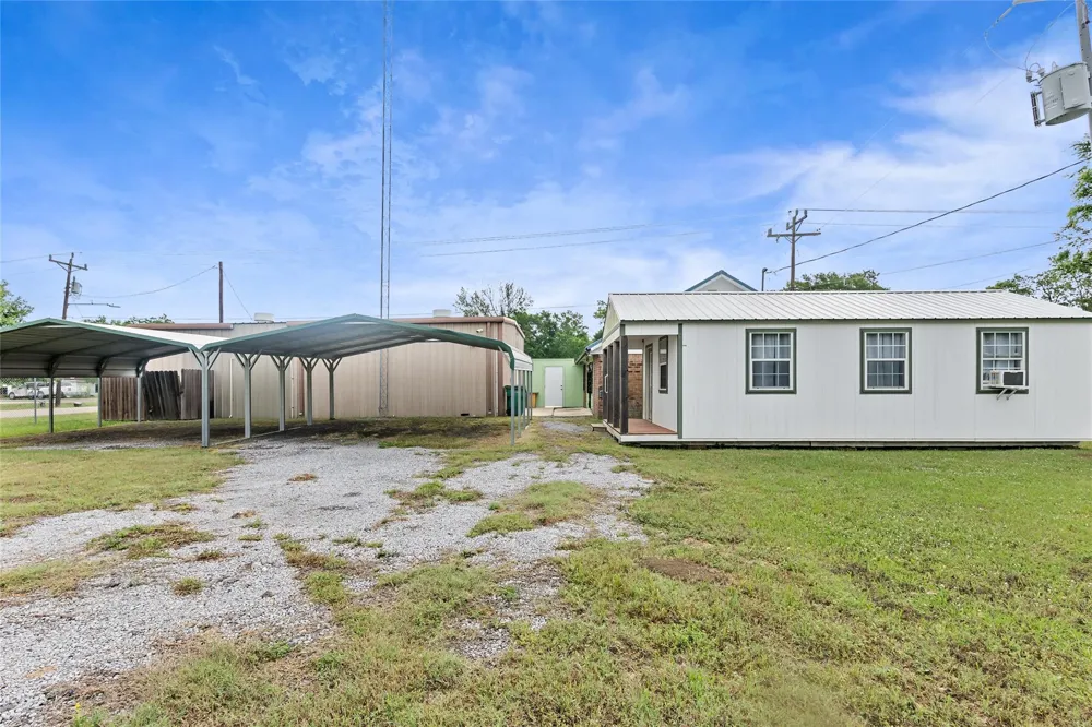 210 S Tammye Lane Madisonville, TX 77864