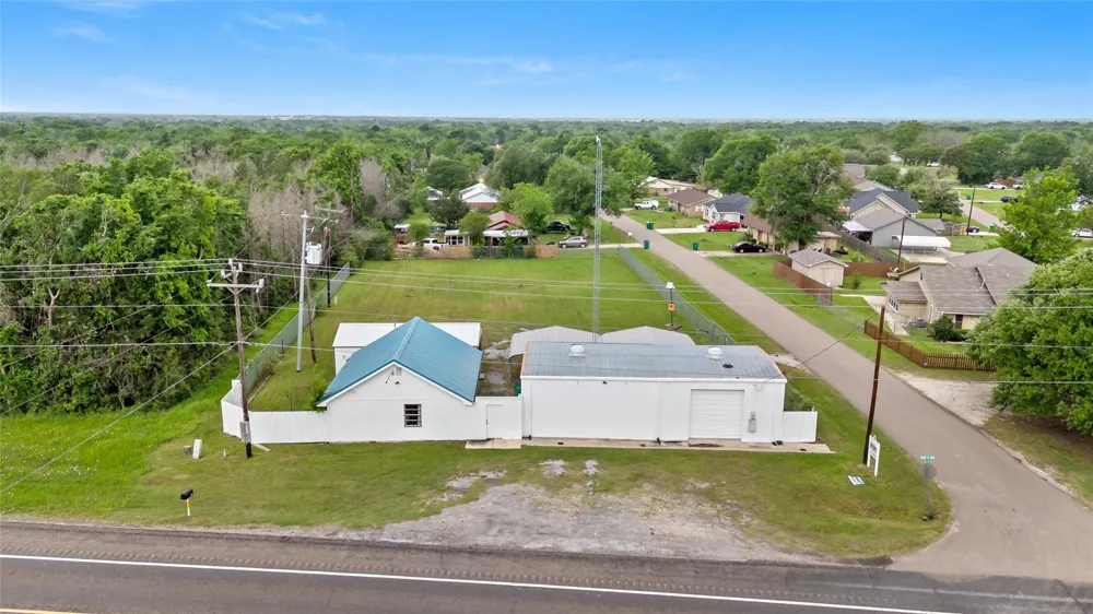210 S Tammye Lane Madisonville, TX 77864