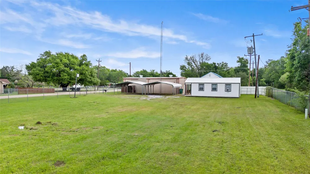 210 S Tammye Lane Madisonville, TX 77864