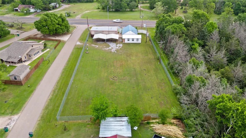 210 S Tammye Lane Madisonville, TX 77864