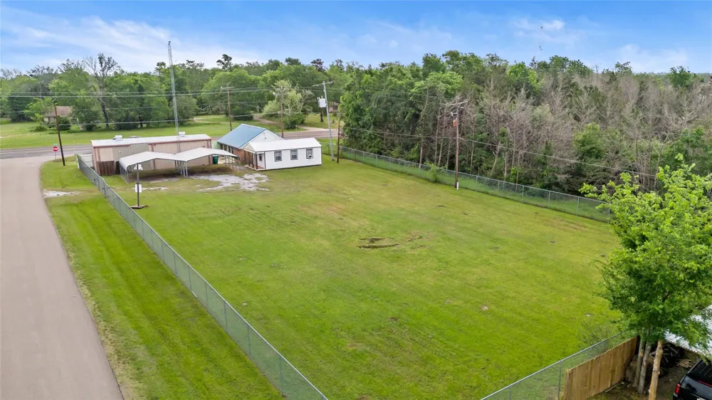 210 S Tammye Lane Madisonville, TX 77864