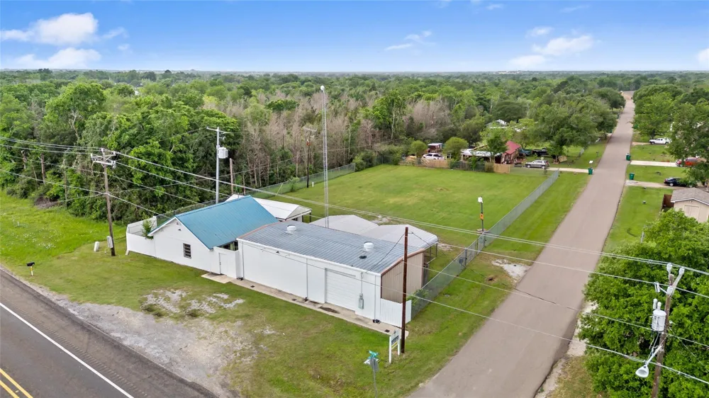 210 S Tammye Lane Madisonville, TX 77864